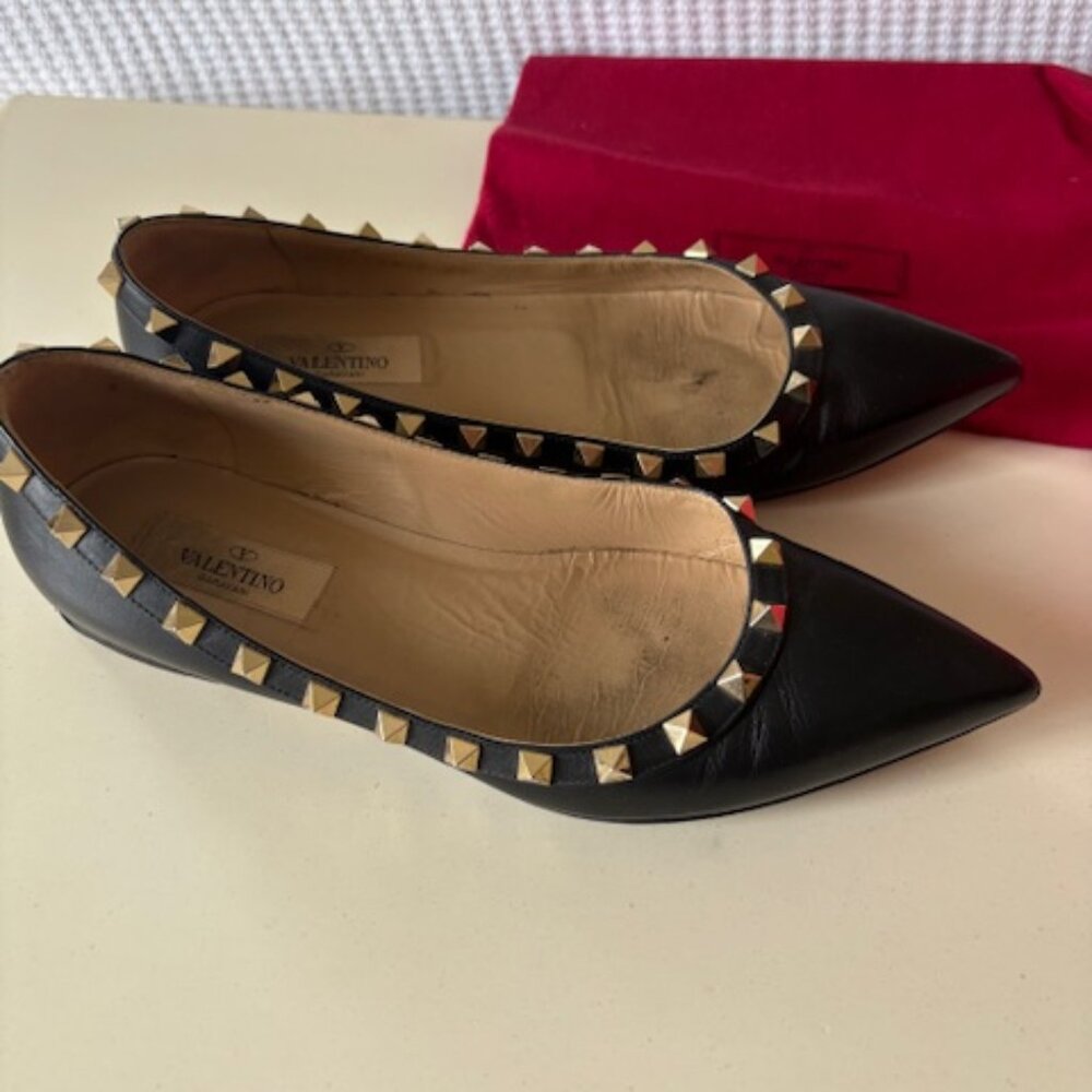 Valentino Garavani Rockstud Black Flats – EU 37 (US 6.5)